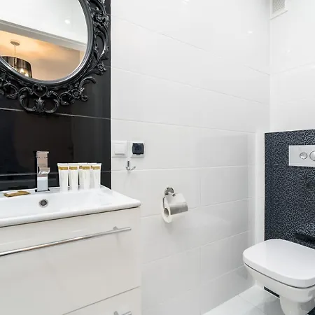 Kosińskiego By Renters Apartament *